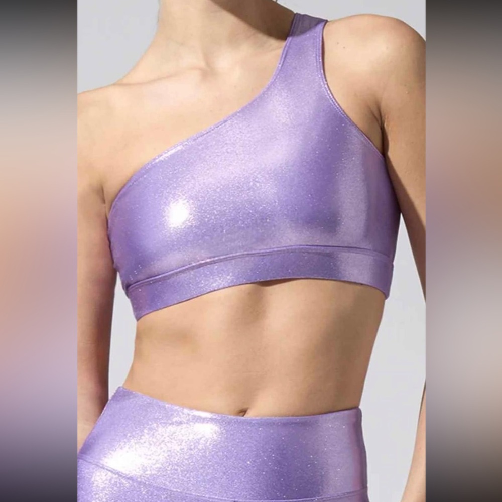Shimmering Purple One-Shoulder sports bra and matching leggings
